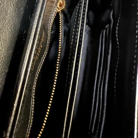 Toy Loulou 😍 Black Leather Bag with Gold Logo - Picture 10 of 16
